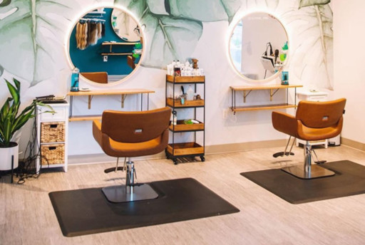 null: USA - Indie Mane Salon - Salon Ambience null: USA - Indie Mane Salon - Salon Ambience